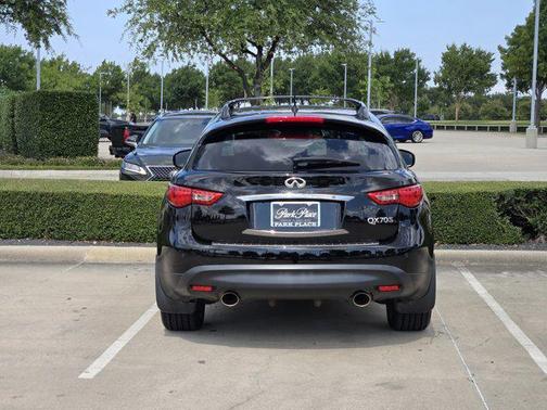 2017 INFINITI QX70 Base