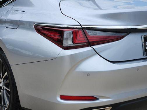 2025 Lexus ES 350 Base