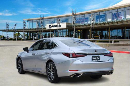 2025 Lexus ES 350 Base