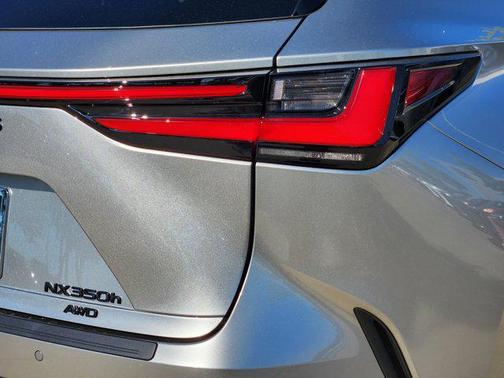 2025 Lexus NX 350h Premium