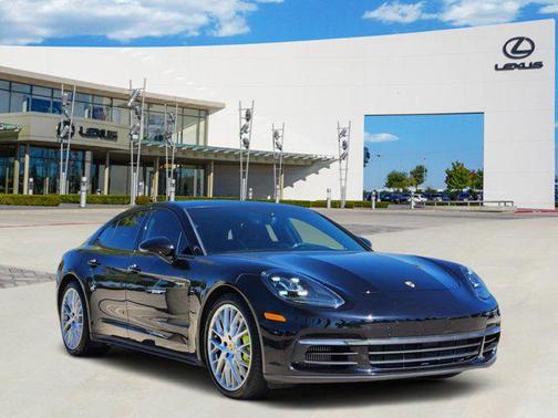 2018 Porsche Panamera 4