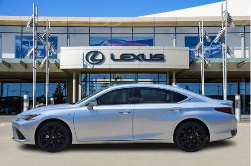 2024 Lexus ES 300h F SPORT Handling