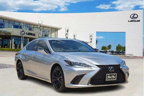 2024 Lexus ES 300h F SPORT Handling