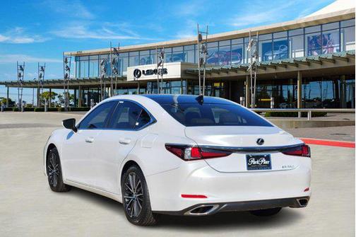 2025 Lexus ES 350 Base