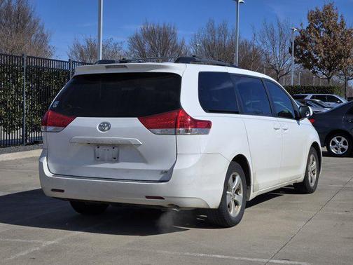 2011 Toyota Sienna LE