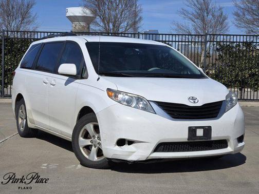 2011 Toyota Sienna LE