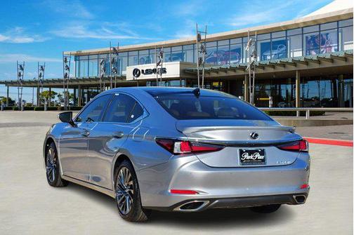 2025 Lexus ES 350 Ultra Luxury