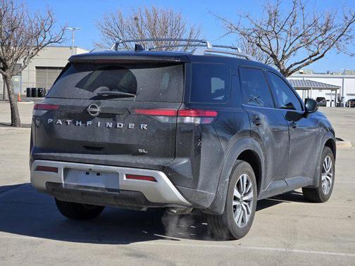 2024 Nissan Pathfinder SL FWD