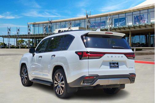 2025 Lexus LX 700h Luxury