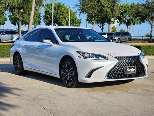 2025 Lexus ES 300h Premium