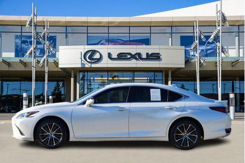 2025 Lexus ES 300h Premium