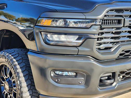 2025 RAM 2500 Tradesman Crew Cab 4x4 6'4' Box