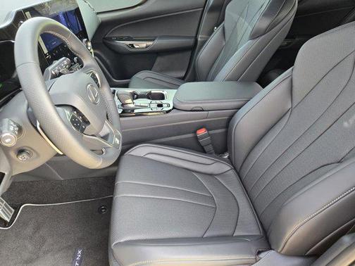 Atomic Silver 2026 Lexus NX 450h+ NX 450h+ F SPORT Handling