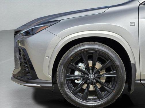 Atomic Silver 2026 Lexus NX 450h+ NX 450h+ F SPORT Handling