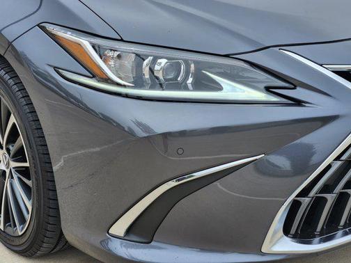 2023 Lexus ES 300h Premium