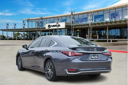 2023 Lexus ES 300h Premium