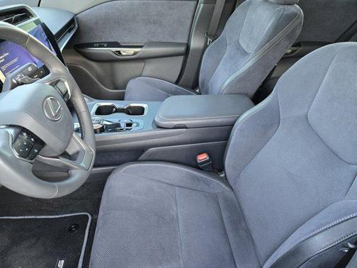 2023 Lexus RZ 450e Luxury