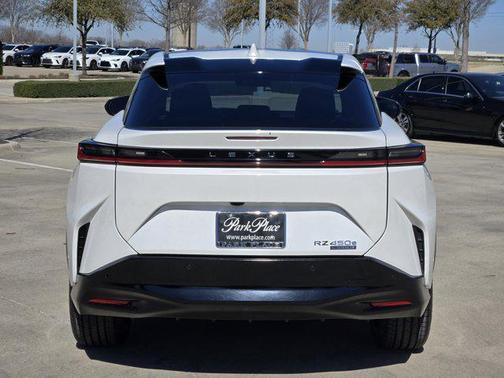 2023 Lexus RZ 450e Luxury