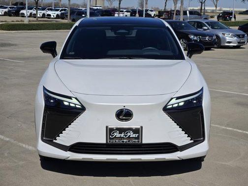 2023 Lexus RZ 450e Luxury