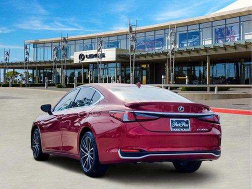 2025 Lexus ES 300h Base