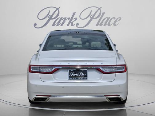 White Platinum Clearcoat 2017 Lincoln Continental Reserve