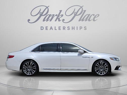 White Platinum Clearcoat 2017 Lincoln Continental Reserve