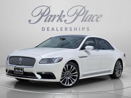 White Platinum Clearcoat 2017 Lincoln Continental Reserve