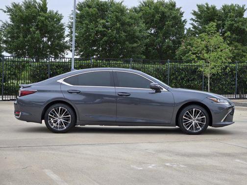 Cloudburst Gray 2025 Lexus ES 300h Premium