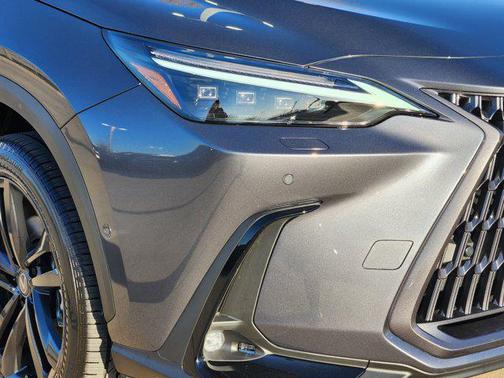 2026 Lexus NX 450h+ Luxury