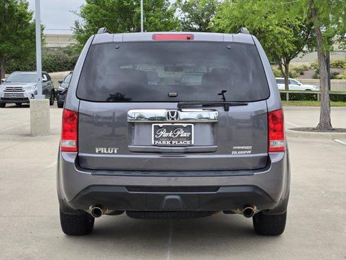 Modern Steel Metallic 2015 Honda Pilot SE