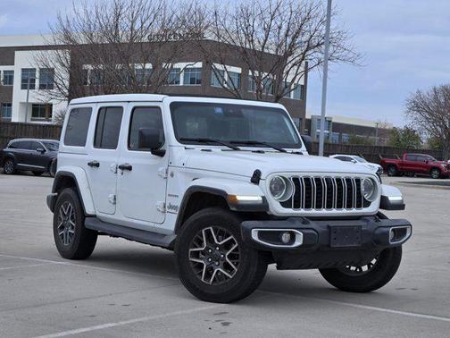 2024 Jeep Wrangler 4-Door Sahara 4x4
