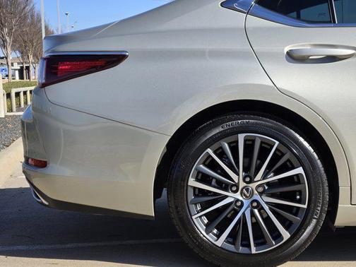 2025 Lexus ES 350 Premium