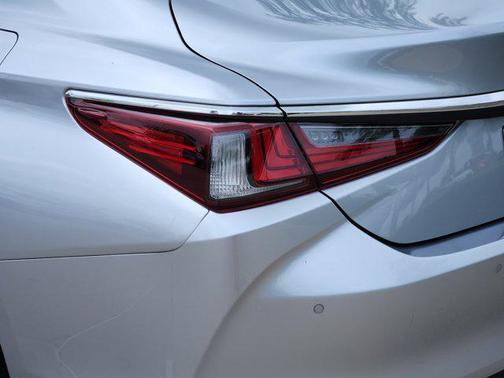 2022 Lexus ES 350 Premium