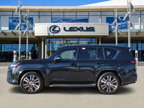 2026 Lexus LX 700h Luxury