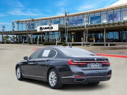 2020 BMW 740 740i