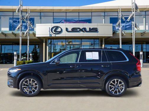 2018 Volvo XC90 T6 Momentum