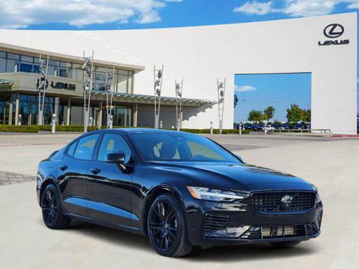 2023 Volvo S60 Recharge Plug-In Hybrid T8 Plus Black Edition