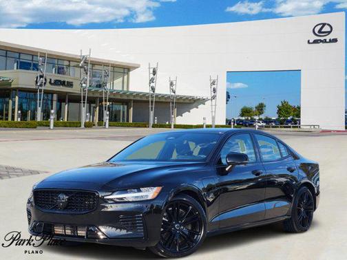 2023 Volvo S60 Recharge Plug-In Hybrid T8 Plus Black Edition