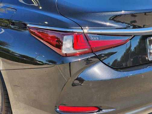 2025 Lexus ES 350 Premium