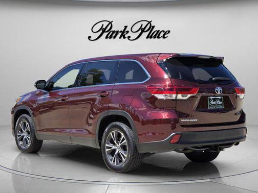 Ooh La La Rouge Mica 2019 Toyota Highlander LE