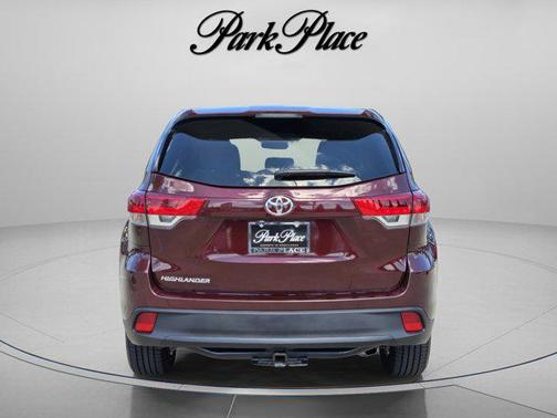 Ooh La La Rouge Mica 2019 Toyota Highlander LE