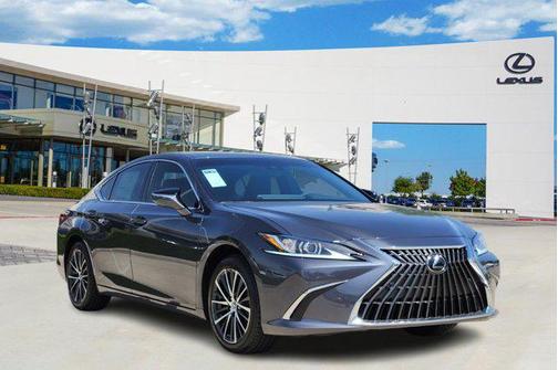 2025 Lexus ES 300h Base