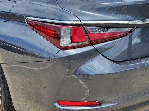 2025 Lexus ES 350 Base