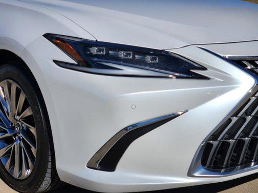 2025 Lexus ES 350 Ultra Luxury