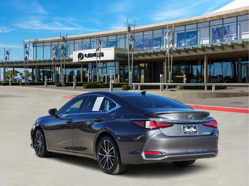 2023 Lexus ES 300h Premium