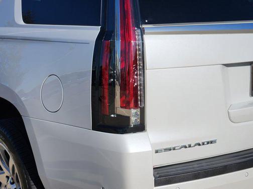 2018 Cadillac Escalade Premium Luxury