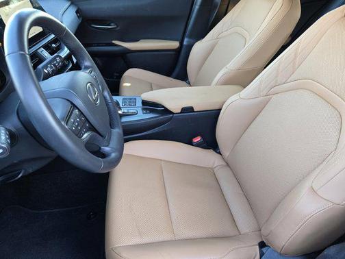2025 Lexus UX 300h Premium