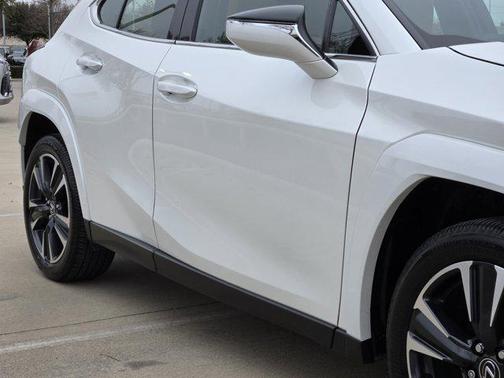 2025 Lexus UX 300h Premium