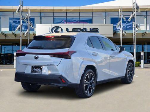 2025 Lexus UX 300h Premium