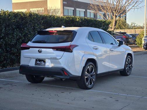 2025 Lexus UX 300h Premium